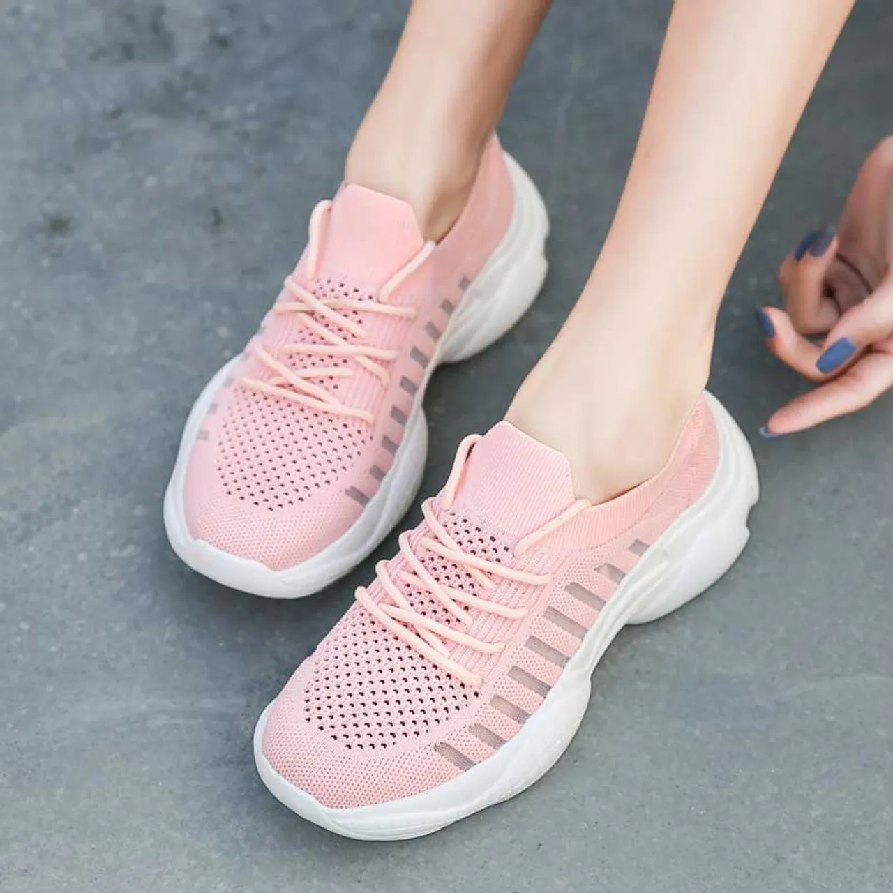 Pink flyknit stripe hollow lace shoe sneaker