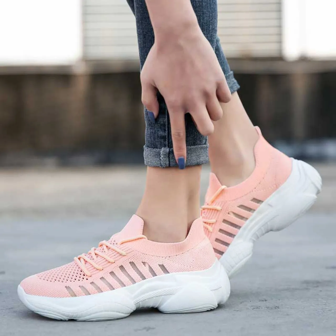 Pink flyknit stripe hollow lace shoe sneaker