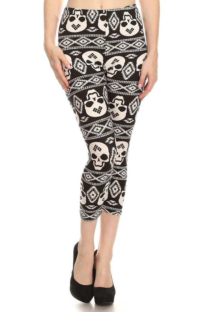 Women's Regular Navajo Skull Mix Pattern Print Capri Leggings - Black White