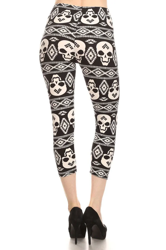 Women's Regular Navajo Skull Mix Pattern Print Capri Leggings - Black White